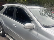 Mercedes ML W164 2005–2011 Okenní deflektory s chromovanou lištou Niken Luxury (4 ks) fotografie 6