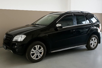 Mercedes ML W164 2005–2011 Okenní deflektory s chromovanou lištou Niken Luxury (4 ks) fotografie 4