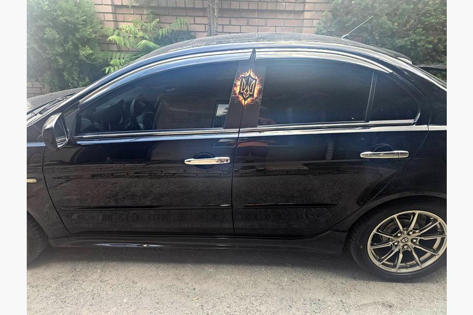 Mitsubishi Lancer X 2008– Okenní deflektory s chromovanou lištou Niken Luxury (4 ks) Image