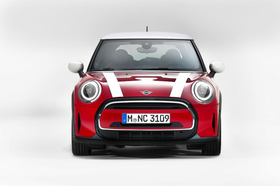 Recenze MINI Hatchback 3D: facelift III generace