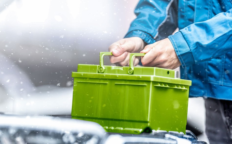 Jak prodloužit životnost autobaterie v zimě?