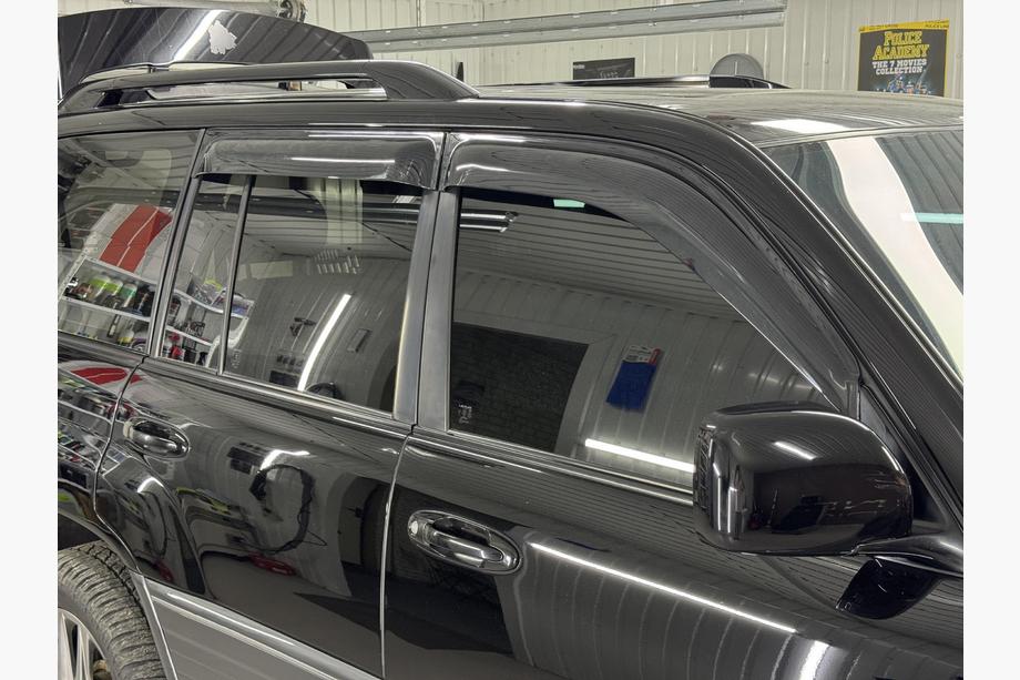 Toyota Land Cruiser 100 1998–2007 Okenní deflektory Niken Luxury (4 ks) Fotografie 1