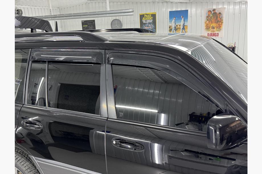 Toyota Land Cruiser 100 1998–2007 Okenní deflektory Niken Luxury (4 ks) Fotografie 13