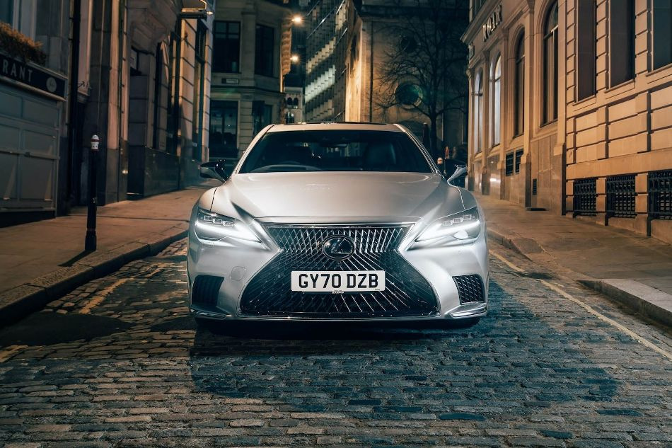 Přehled faceliftu páté generace Lexus LS