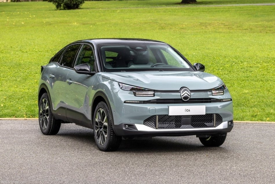 Recenze elektrického hatchbacku Citroen e-C4 2024