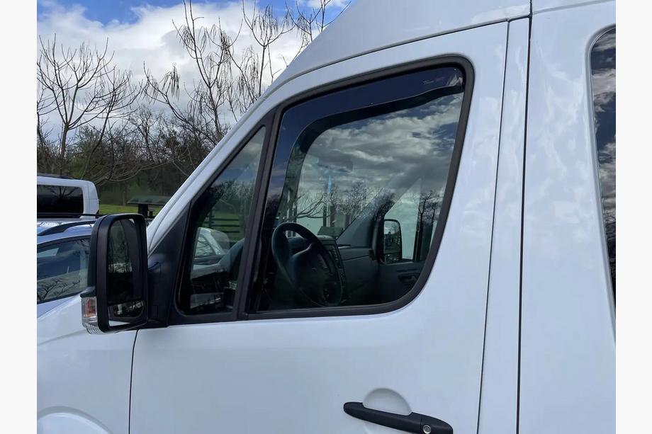 Volkswagen Crafter 2006–2016 Okenní deflektory, vložné (2 ks, HEKO) Image