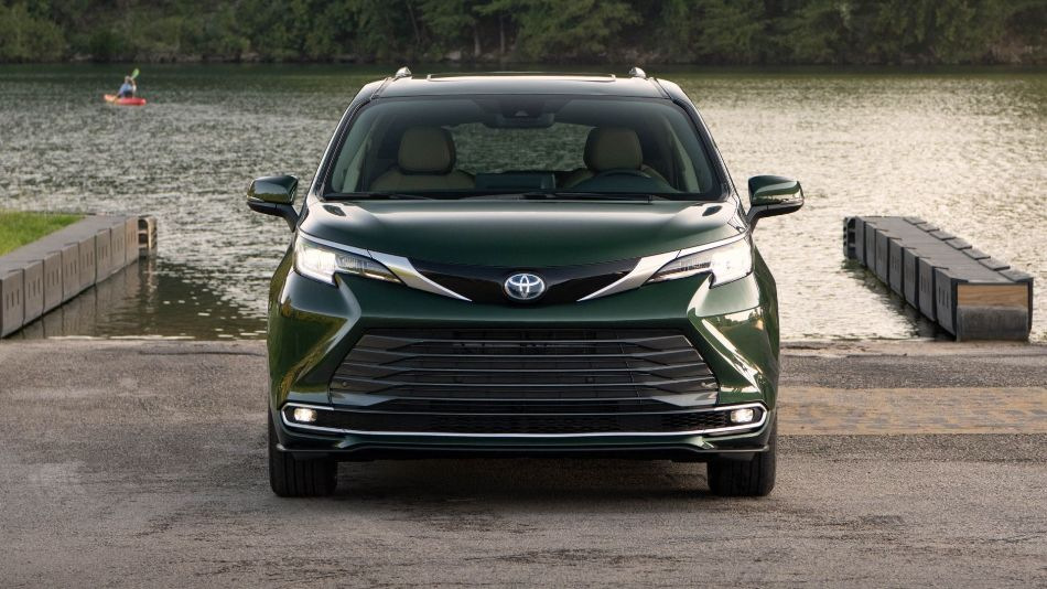 Recenze minivanu Toyota Sienna čtvrté generace