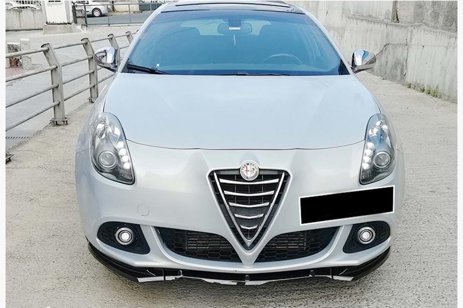 Alfa Romeo Giulietta 2010–2020 Přední lip nástavec DPT (ABS, lesklá černá, 3 ks) Fotografie 1