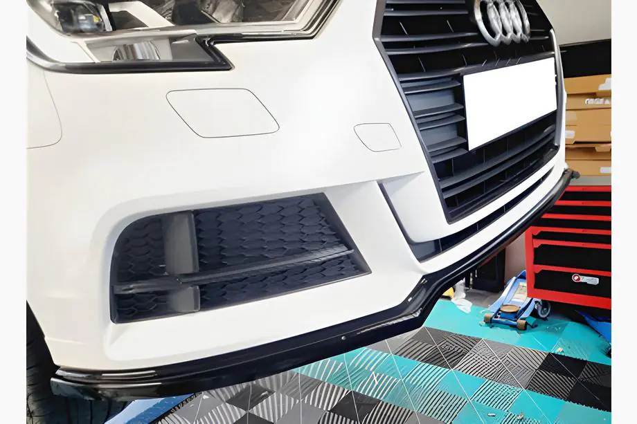 Audi A3 2012–2020 Přední lip spoiler DPT V-2 (lesklá černá) Image