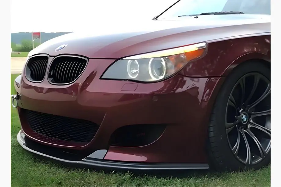BMW řada 5 E60/E61 2003–2010 Přední lip spoiler DPT (bez ploutviček, pro M5 Hamann, černý lesk) Image
