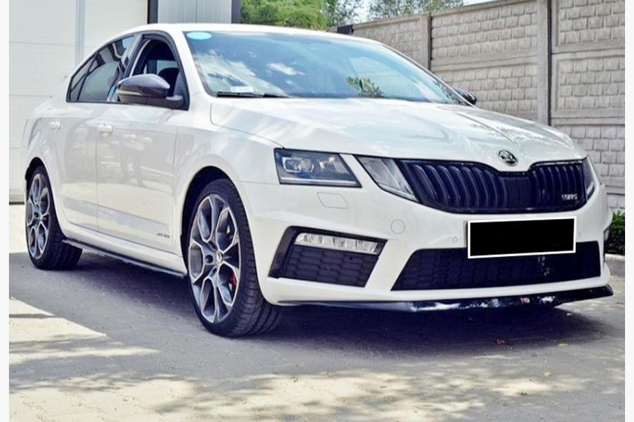 Skoda Octavia III A7 2013–2019 Přední lip nástavec DPT V-3 (2013-2017 RS, lesklá černá) Fotografie 2