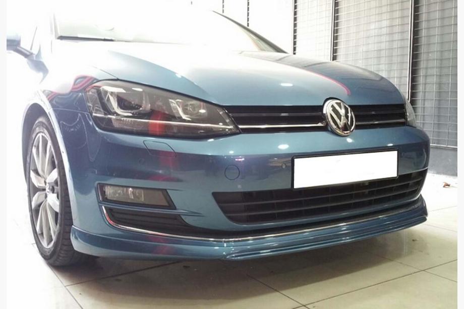 Volkswagen Golf 7/E-Golf 2012–2020 Přední lip nástavec DPT V-2 (pro sériový nárazník, 2012-2017, lesklá černá) Image