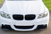 BMW řady 3 E90/E91 2005–2011 M-Look ledvinky (2008-2011, černý lesk) fotografie 1