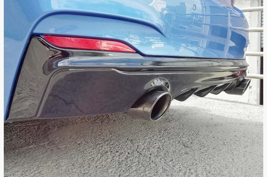 BMW řady 2 F22/F23 2014–2021 Zadní difuzor DPT (černý lesk) Image