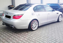 BMW řada 5 E60/E61 2003–2010 Zadní difuzor DPT (pro M-5, černý lesk) fotografie 3
