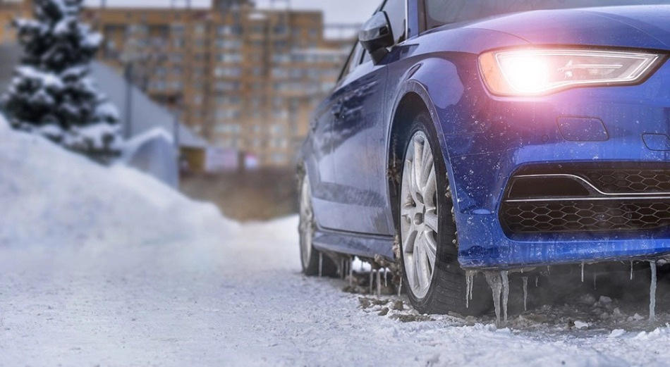 Výběr zimní autochemie pro péči o karoserii a skla