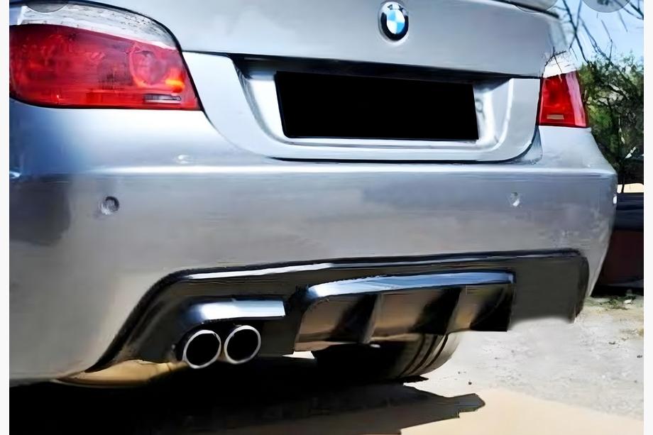 BMW řada 5 E60/E61 2003–2010 Zadní difuzor DPT V-1 (pro M-Sport, černý lesk) Image