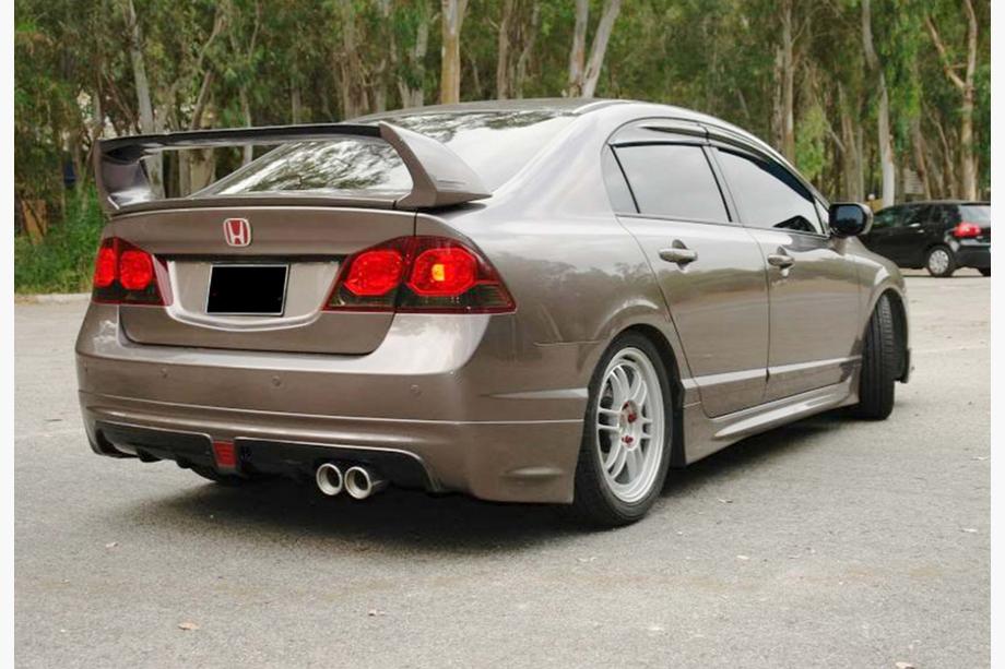 Honda Civic Sedan VIII 2006–2011 Zadní difuzor DPT V-2 (lesklá černá) Fotografie 2