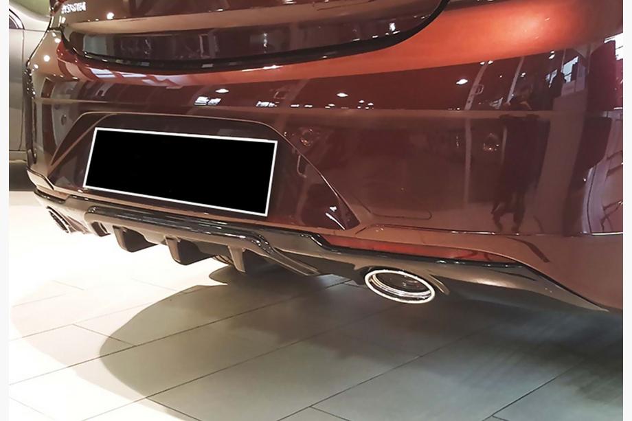 Opel Insignia 2017–2022 Zadní difuzor DPT (SD, černý lesk) Image