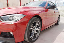 BMW řada 3 F30/F31 2012–2019 Prahové nástavce DPT V-3 (pro M-Sport prahy, černý lesk) fotografie 2