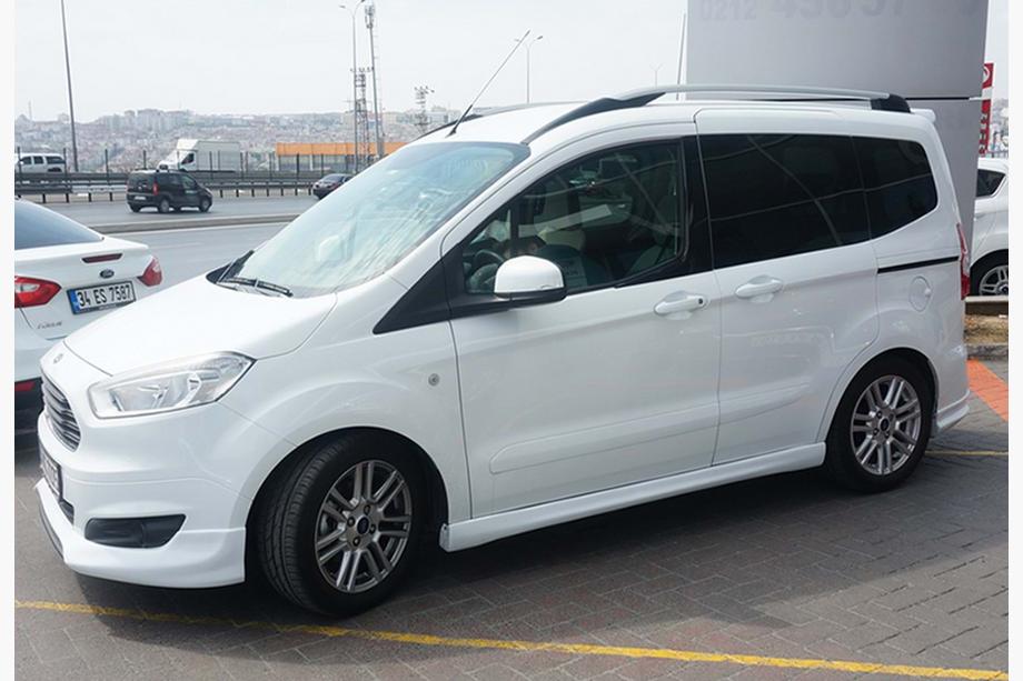 Ford Courier 2014–2023 Boční prahy DPT (černý lesk) Image