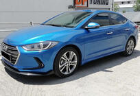 Hyundai Elantra (AD) 2015–2020 Boční prahy DPT (černý lesk) fotografie 4