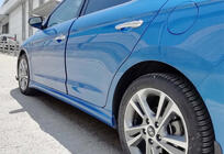 Hyundai Elantra (AD) 2015–2020 Boční prahy DPT (černý lesk) fotografie 3