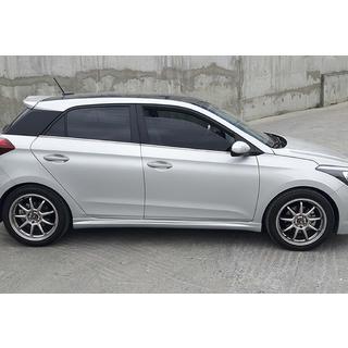 Boční prahy DPT (2014-2018, černý lesk) Hyundai I-20 2014–2020 fotografie 2