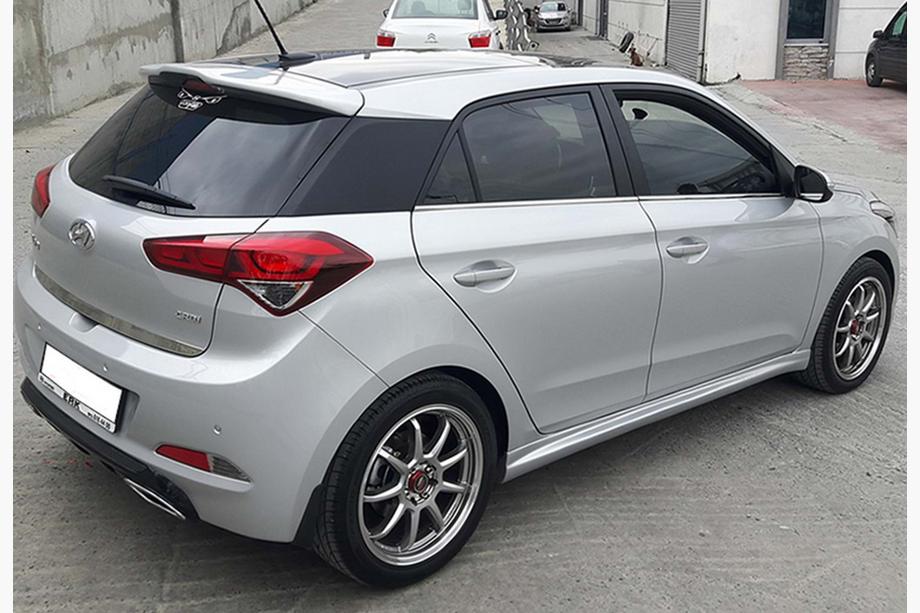 Hyundai I-20 2014–2020 Boční prahy DPT (2014-2018, černý lesk) Fotografie 3