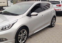 Kia Ceed 2012–2018 Boční prahy DPT (2012-2015, černý lesk) fotografie 1