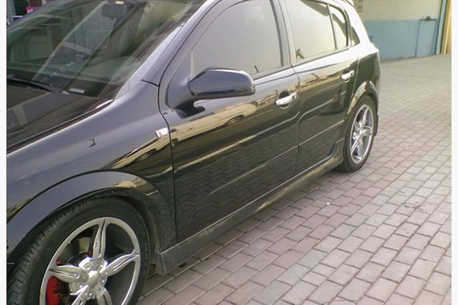 Opel Astra H 2004–2013 Boční prahy DPT (HB, 2004-2009, k lakování) Image