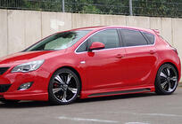 Opel Astra J 2009–2015 Boční prahy DPT V-2 (černý lesk) fotografie 1