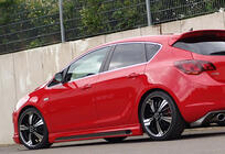 Opel Astra J 2009–2015 Boční prahy DPT V-2 (černý lesk) fotografie 2