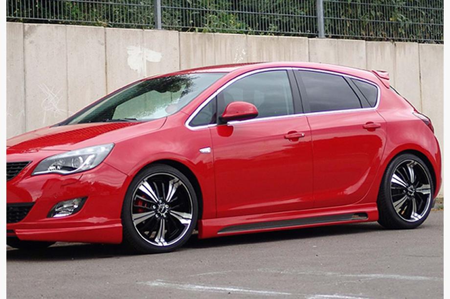 Opel Astra J 2009–2015 Boční prahy DPT V-2 (černý lesk) Image