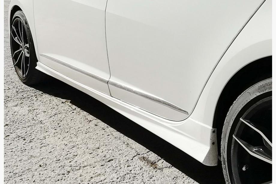 Seat Ibiza 2010–2017 Boční prahy DPT V-2 (černý lesk) Image