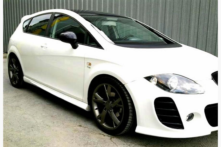 Seat Leon 2005–2012 Boční prahy DPT (k lakování) Fotografie 1