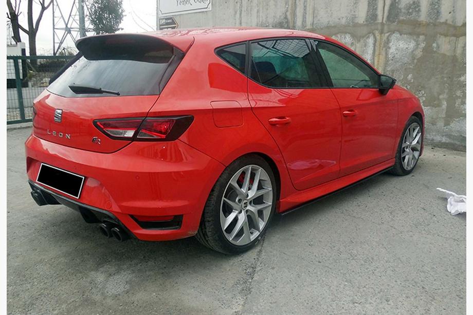 Seat Leon 2013–2020 Boční prahy DPT V-2 (k lakování) Image