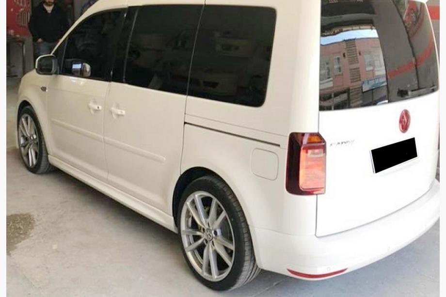 Volkswagen Caddy 2010–2015 Boční prahy DPT (k lakování) Image