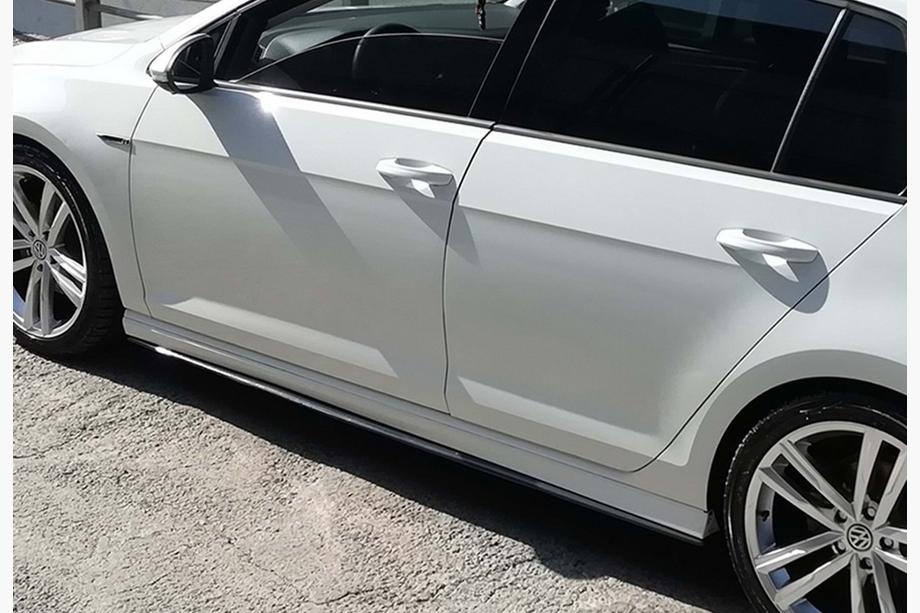 Volkswagen Golf 7/E-Golf 2012–2020 Boční prahy DPT V-2 (černý lesk) Image