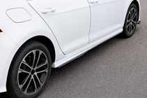 Volkswagen Golf 7/E-Golf 2012–2020 Boční prahy DPT V-4 (černý lesk) fotografie 1
