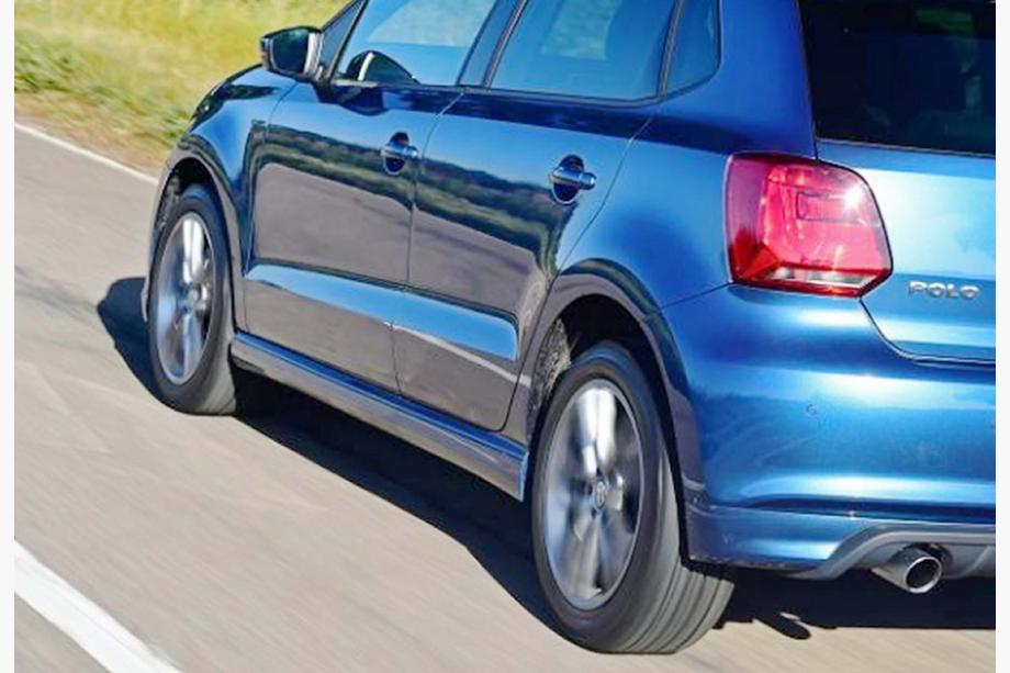 Volkswagen Polo 2010–2017 Boční prahy DPT V-3 (černý lesk) Image