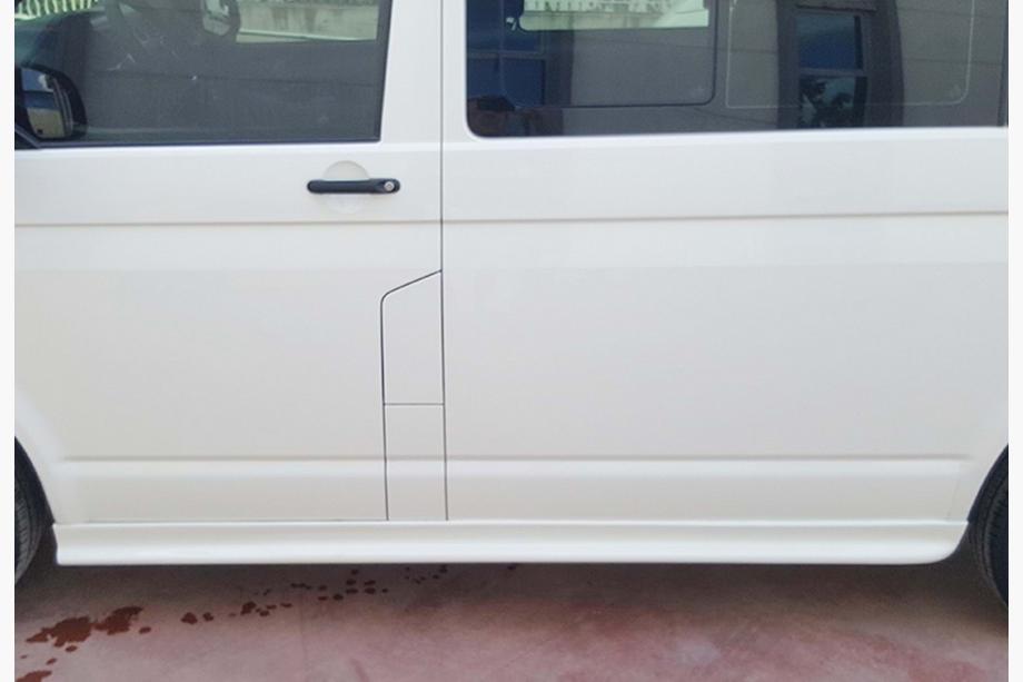 Volkswagen T6 2015–2024 Boční prahy DPT (dlouhá verze, k lakování) Image