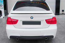 BMW řady 3 E90/E91 2005–2011 Spoiler M3 Style (pro E90, černý lesk) fotografie 1