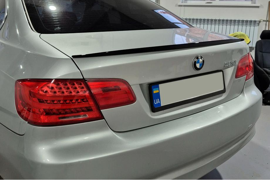 BMW řada 3 E92/E93 2006–2013 Spoiler ve stylu M3 (pro E92, leskle černý) Image