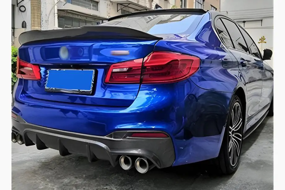 BMW řada 5 G30/G31 2017–2023 Spoiler ve stylu PSM (černý lesk) Image