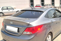 Hyundai Accent 2011–2017 Spoiler DPT (černý lesk) fotografie 4