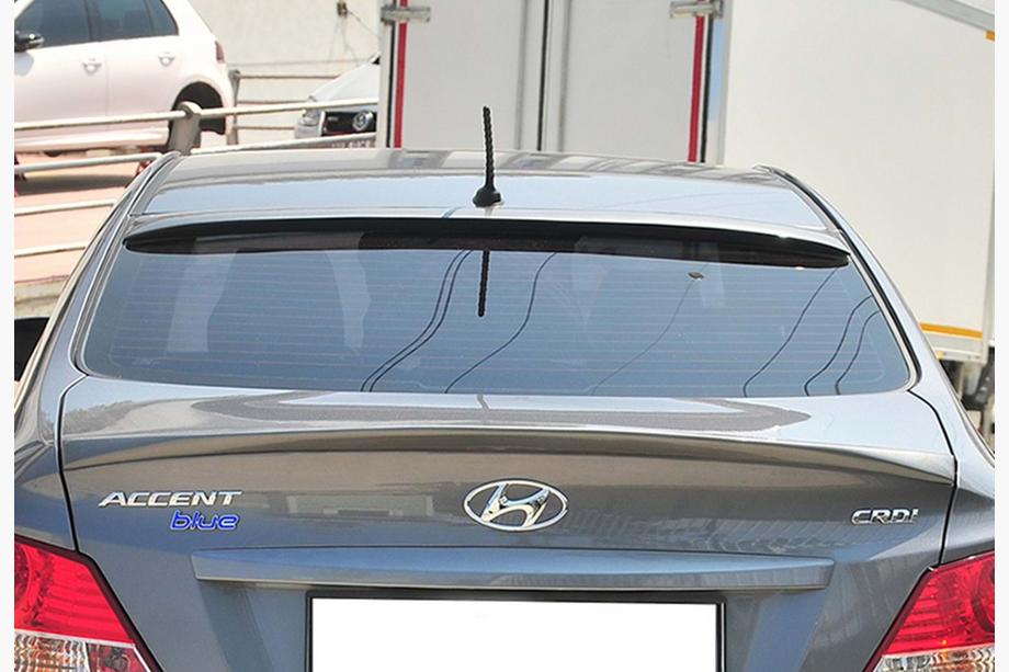 Hyundai Accent 2011–2017 Spoiler DPT (černý lesk) Image
