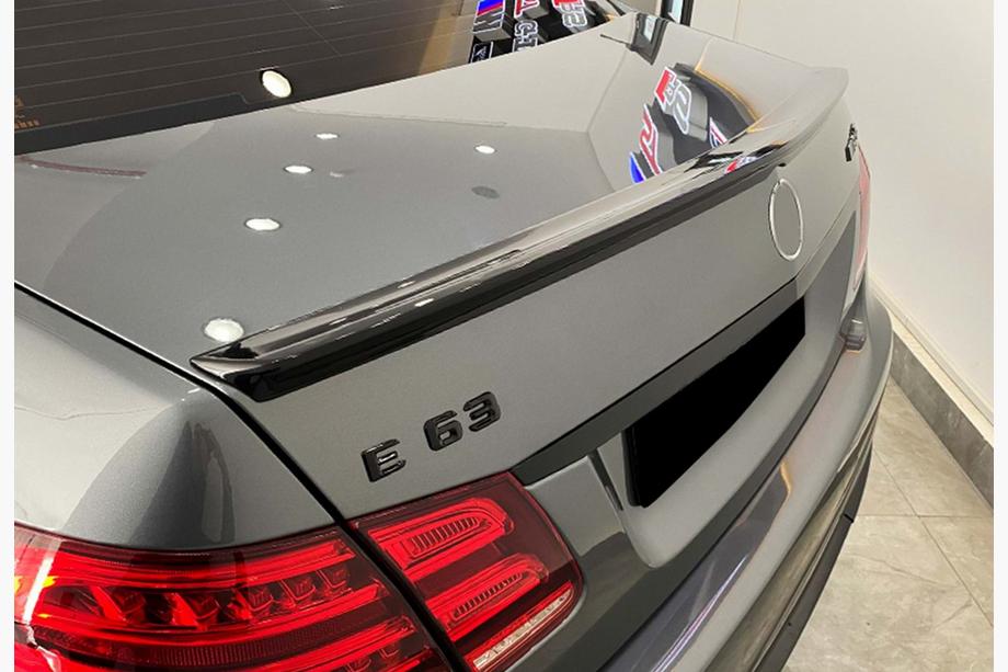 Mercedes E-Class W212 2009–2016 Spoiler DPT V-1 (černý lesk) Image