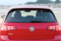 Volkswagen Golf 7/E-Golf 2012–2020 Spoiler DPT V-1 (pro GTI / R HB, černý lesk) fotografie 1