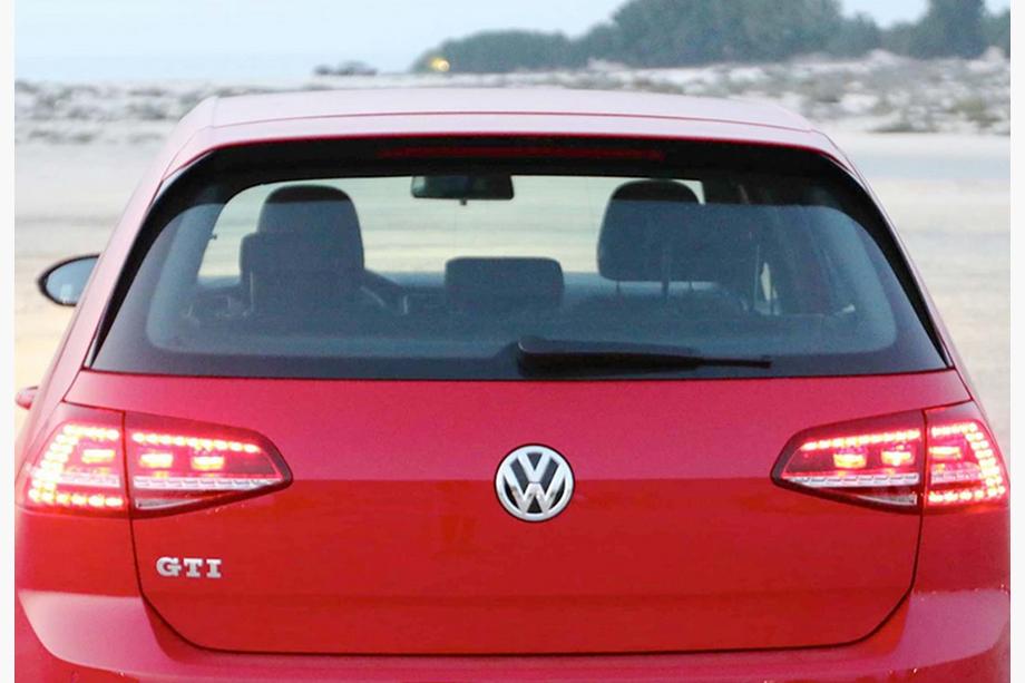 Volkswagen Golf 7/E-Golf 2012–2020 Spoiler DPT V-1 (pro GTI / R HB, černý lesk) Image